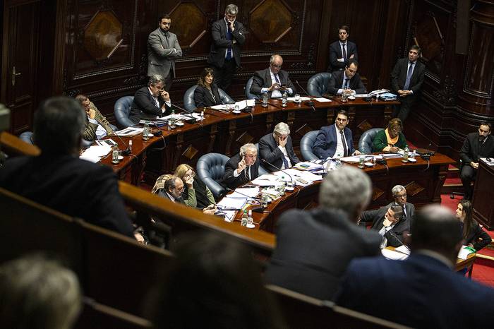 Interpelación a los ministros Luis Alberto Heber y Francisco Bustillo en el Senado, el 22 de agosto de 2022.
